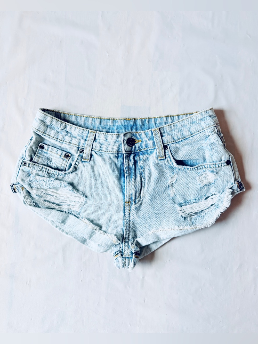 Carmar Jean Shorts 25 Ripped Distressed Light Wash Denim W28 cotton made in USA